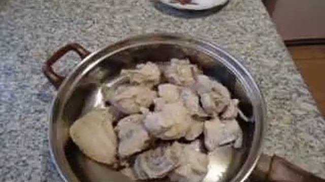 Рецепт курица жареная на сковороде (с луком кизилом и гранатовыми зёрнами ) смотреть онлайн