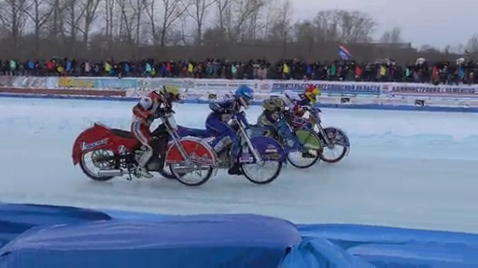 Чемпионат России по ледовому спидвею.Суперлига.2 этап.Команды.13.12.2015.Заезд №5 смотреть онлайн