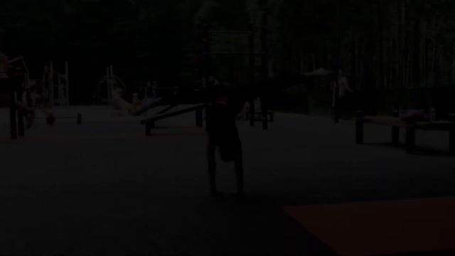 Гимнастика на улицах Питера. Мирослава Лерман смотреть онлайн