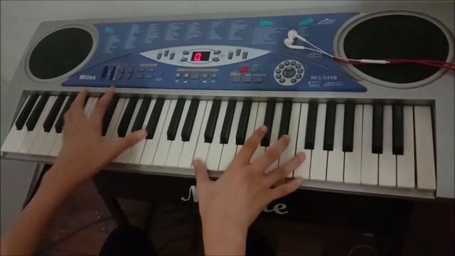 DON'T STOP ME NOW on a 54 key piano смотреть онлайн