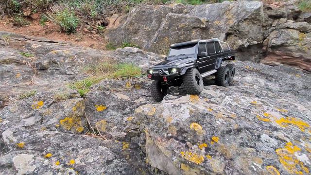 Traxxas Mercedes-Benz G 63 AMG TRX-6 6x6 1/10 Scale Ultimate RC Rock Crawler смотреть онлайн