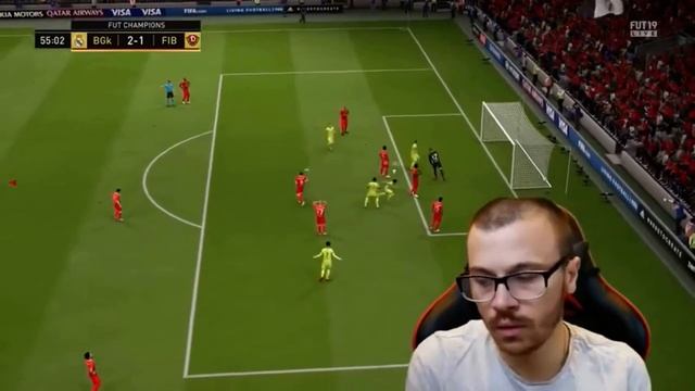 “I’m gonna break my monitor” смотреть онлайн