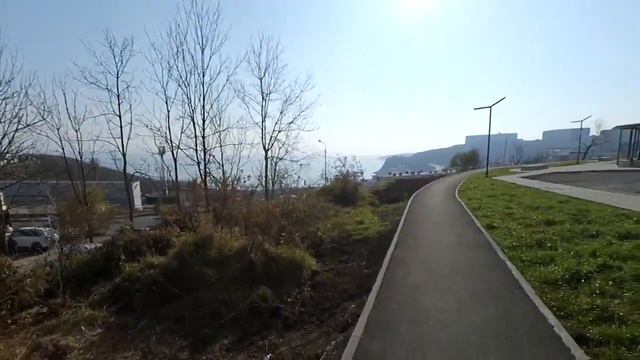 В сквере на Добровольского 5А нужно сделать лестничный спуск к остановке Башня смотреть онлайн
