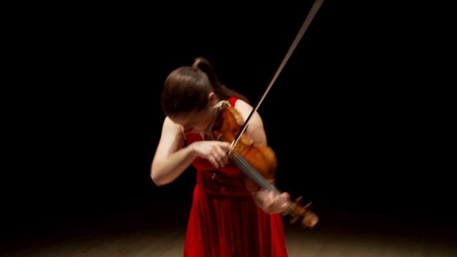 Bella Hristova plays Bach's Chaconne from the Partita No. 2 in D minor, BWV 1004 смотреть онлайн