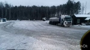 DAF-XF95.замена насоса низкого давления.приключения продолжаются.