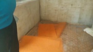 Продолжение ремонта летней кухни - Грунтовка и штукатурка глиняных стен