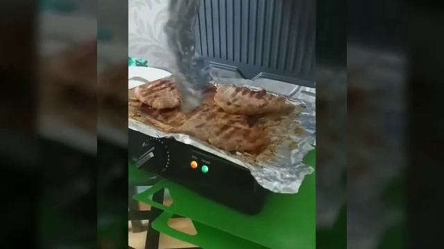 Пожарили мясо на новом электрогриле . Обзор электрогриля Kitfort KT-1631