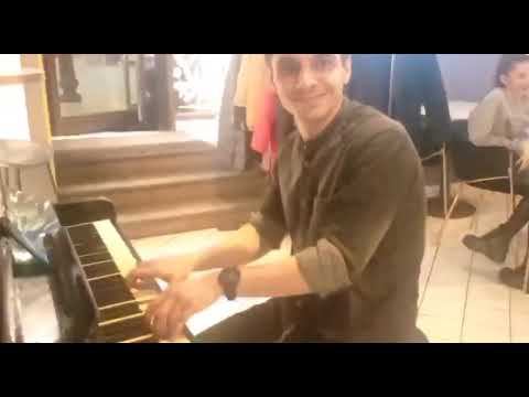 Смотрите внимательно на выход)) Короткое видео