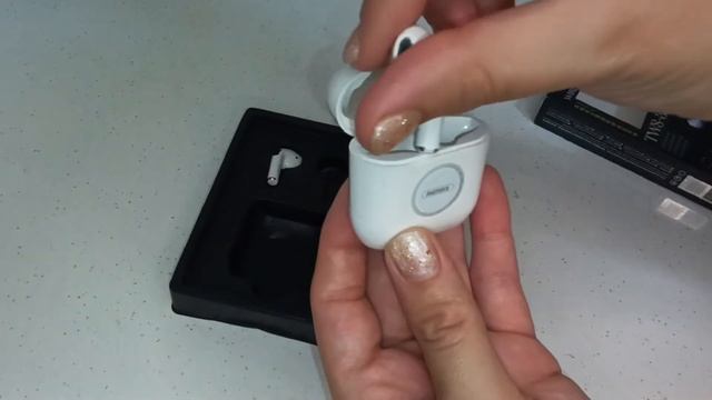 Unboxing Remax TWS 35 | Wireless earbuds with iphone usb смотреть онлайн