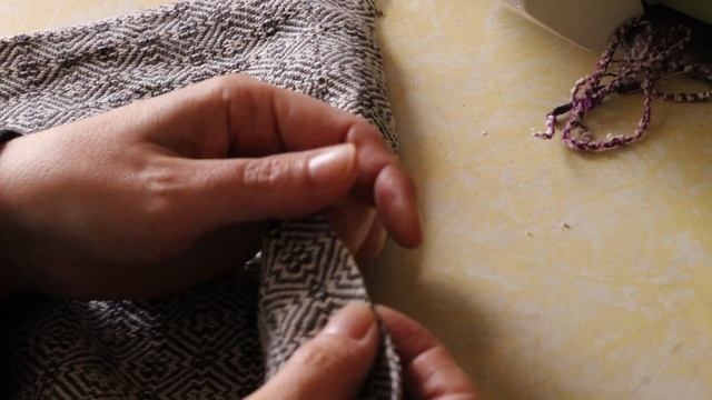 Cut handwoven cloth without fear! смотреть онлайн