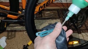 Как залить антипрокол в камеру с ниппелем Presta