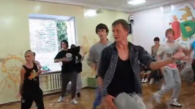Dancing Center INSIDE - Yaroslav Varenik.wmv смотреть онлайн