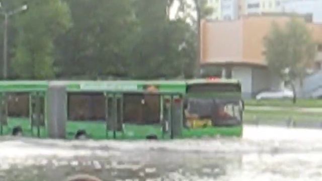 Потоп в Витебске пр. Победы 25.07.2011 MVI_1553.avi смотреть онлайн
