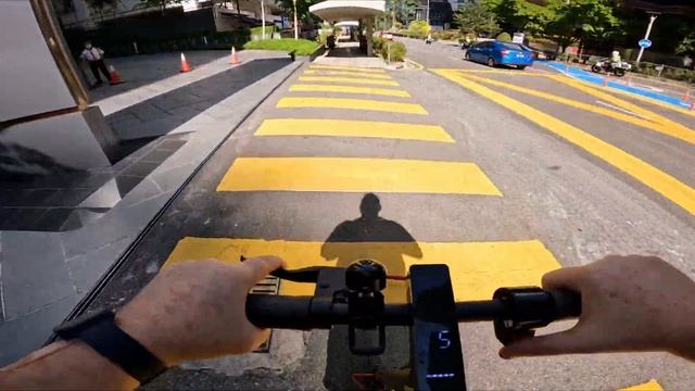 Electric Scooter Ride in Kuala Lumpur | E-Scooter KL Malaysia | Xiaomi Mi Pro 2 смотреть онлайн