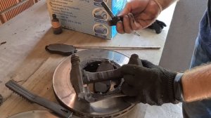 Renault Megane 4. Меняю передние тормозные диски и колодки по кругу. Эта работа подсилу любому!!!