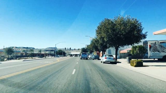 Route 66 drive through Kingman Arizona смотреть онлайн