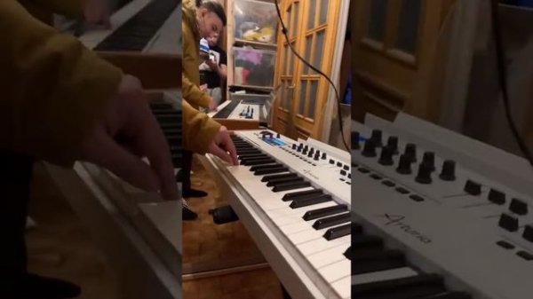 Смотрим MIDI клавиатуру ARTURIA KeyLab 88