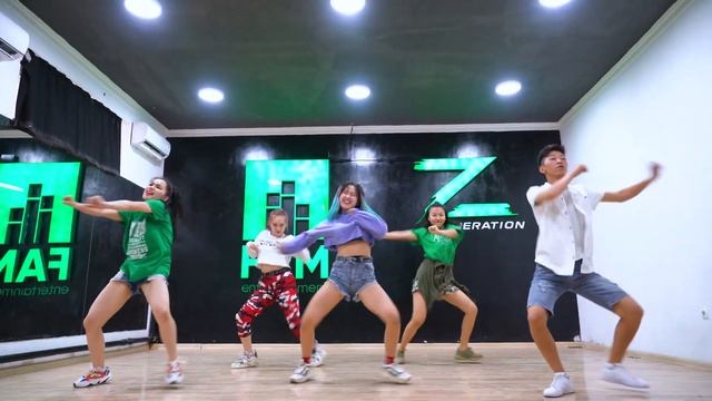 Black Eyed Peas, Ozuna, J. Rey Soul - MAMACITA | Chuba Choreography смотреть онлайн
