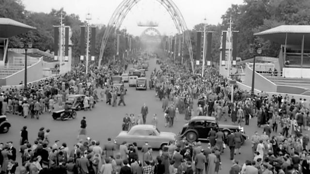 The Complex Sisterhood Of Queen Elizabeth II & Princess Margaret | Two Sisters | Real Royalty