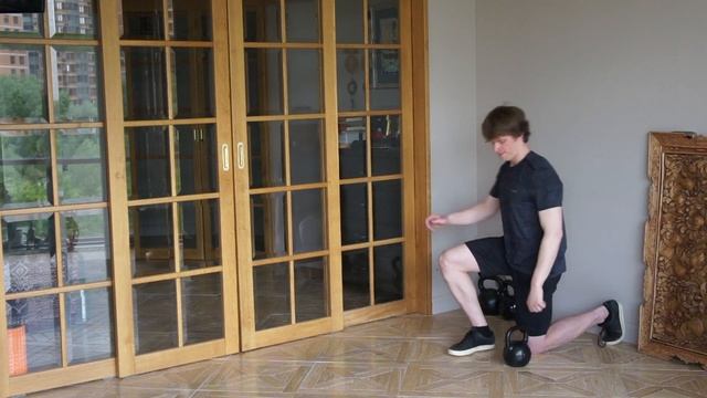 Жим гири над головой одно колено (Силовые подгруппа “руки жим”) смотреть онлайн