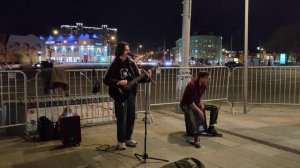 Дайте танк (!) - Маленький - поёт мальчик на тёмной-претёмной Таганке! #Metro #CityLights #таганка