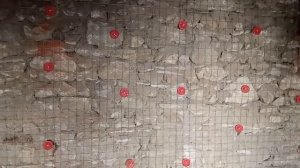 Укрепление стен из Самана (глина, солома, камни)