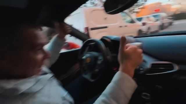 CAMBIÉ MI FERRARI X UN TWINGO ? смотреть онлайн