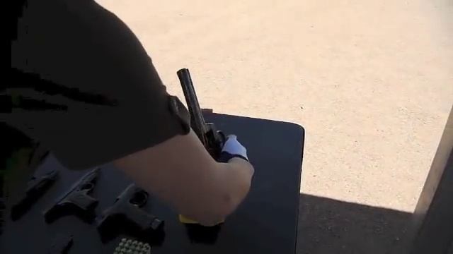 実弾射撃 コルト パイソン 6インチ (Colt Python 6" Shooting) смотреть онлайн