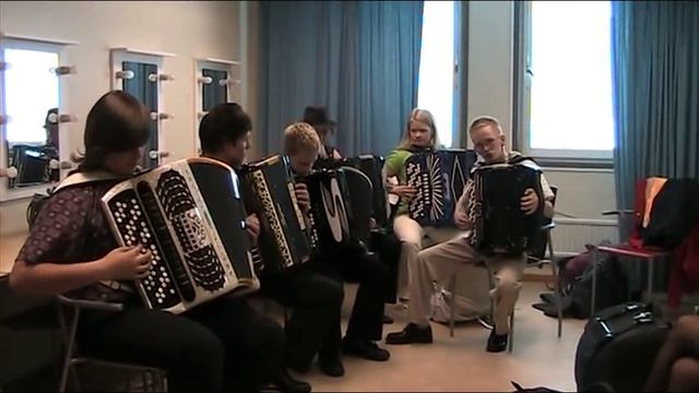 Rantakoivun alla смотреть онлайн