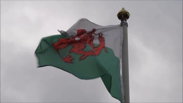 Welsh Flag and the Union Jack смотреть онлайн