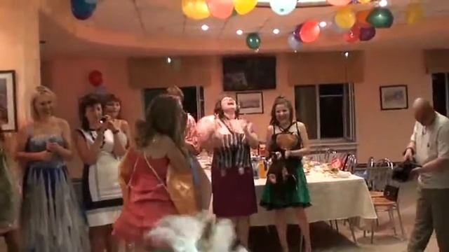 Директор школы танцует брейк данс! смотреть онлайн