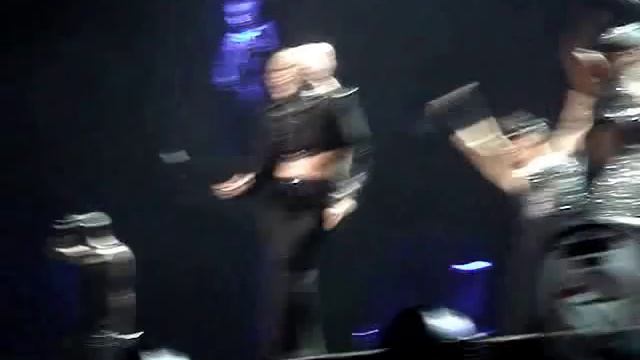 Lady Gaga dancing "Scheibe" with fan смотреть онлайн
