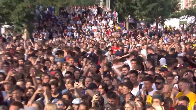 OBLADAET - ТЫ МЕНЯ НЕ ЛЮБИШЬ | VK FEST 2019 смотреть онлайн