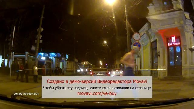 Краснодар Красная-Горького Мужик в противогазе улёт, жесть, прикол смотреть онлайн