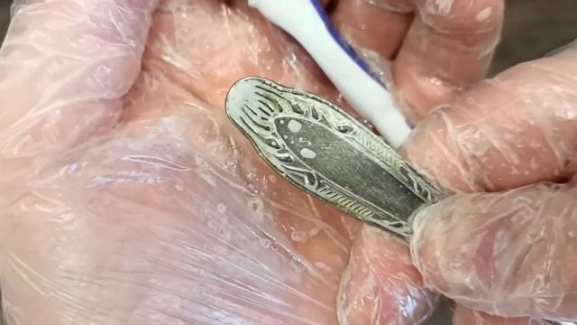 Тестируем средство Азелит на старых ложках, эффект вау? смотреть онлайн