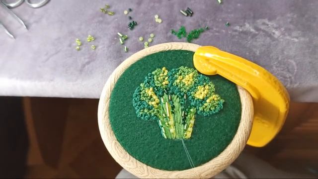 Брошь Брокколи из Бисера Мулине и Фетра (Продолжение) смотреть онлайн