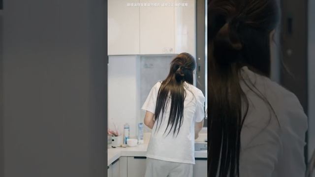 拜金女看不起老同學，沒想到同學是林家千金，當眾打她臉！【林鴿】 смотреть онлайн