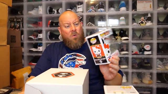 Busting open a 1 YEAR OLD $50 Chalice Funko Pop Mystery Box смотреть онлайн