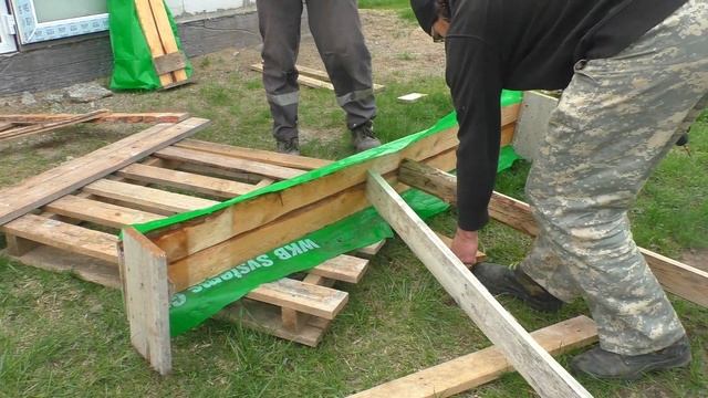 63.Приехал подписчик Серега, сделали козлы, подшили потолок смотреть онлайн