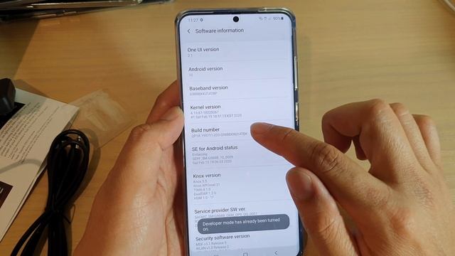 Galaxy S20 / Ultra / Plus: How to Unlock the Developer Options смотреть онлайн