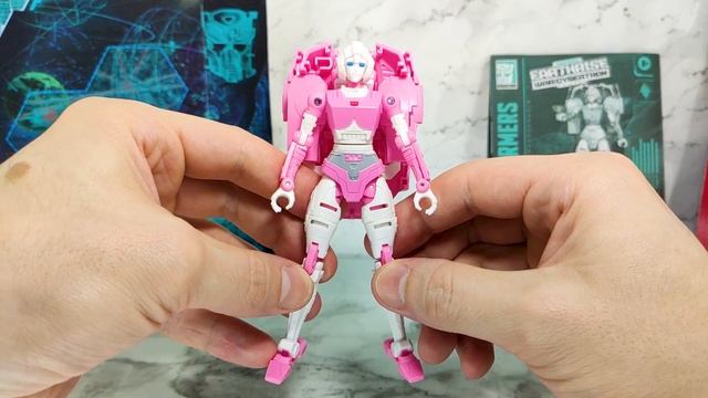 Арси/Arcee, трансформер, обзор фигурки, серии Earthrise. смотреть онлайн