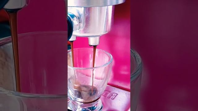 Americano DeLonghi Dedica EC685 смотреть онлайн