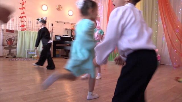 Музыкальная сказка "Дюймовочка"Часть 2, ДОУ № 53, Чита, музыкальный руководитель Ковалева Т.Г. смотреть онлайн