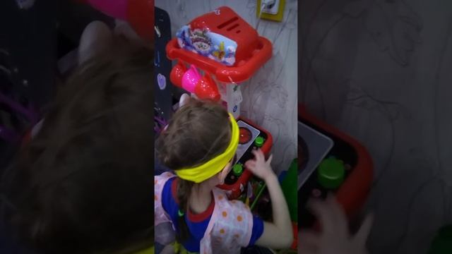 Готовим игрушечную еду с моей сестрой смотреть онлайн