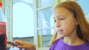 Кто стал няней у Марго и Виолы?