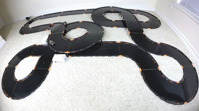 Anki Overdrive Race Time: Guardian, Big Bang, Nuke & Thermo on a mega track. смотреть онлайн