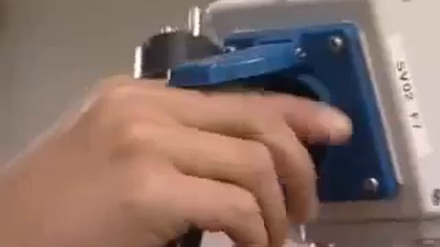 Угловые шлифмашины (болгарки) Bosch GWS Professional смотреть онлайн