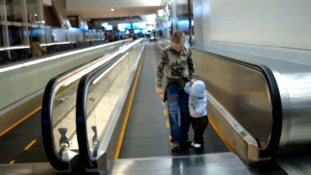 Airport in Dubai смотреть онлайн