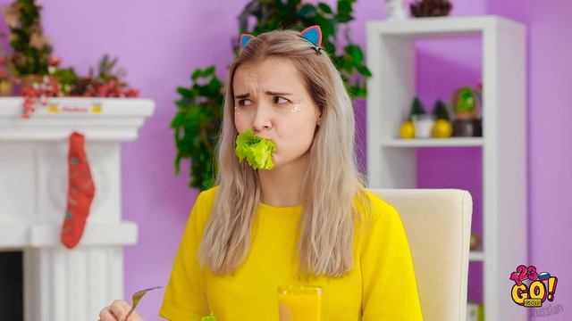 ЗАМЕЧАТЕЛЬНЫЕ ЛАЙФХАКИ ДЛЯ ЗИМНИХ ПРАЗДНИКОВ! || Веселые идеи для друзей от 123 GO! Gold смотреть онлайн