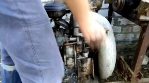 Запуск двигателя ЗИД-4,5 простоявшего боле 15 лет под навесом.